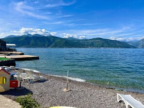 Privat strand och vit sandstrand