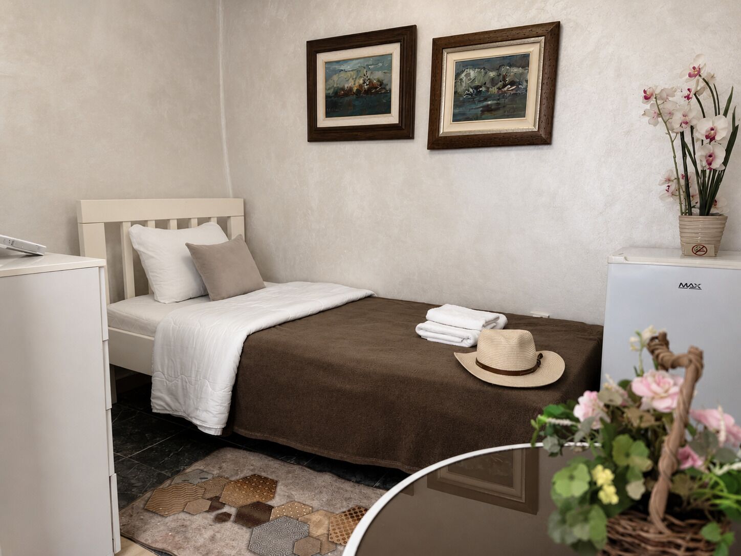 Classic Single Room, Patio, Sea View | Iron/ironing board, free WiFi