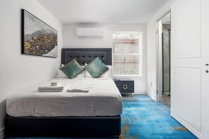 In-room safe, desk, iron/ironing board, WiFi