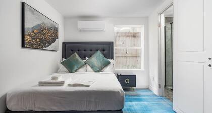 Elite Double room with Sofa; Boutique Hotel• Trinity Bellwoods, Downtown Toronto
