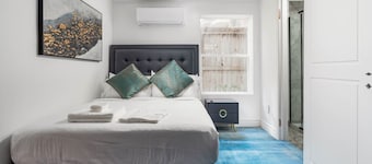 Elite Double room with Sofa; Boutique Hotel• Trinity Bellwoods, Downtown Toronto