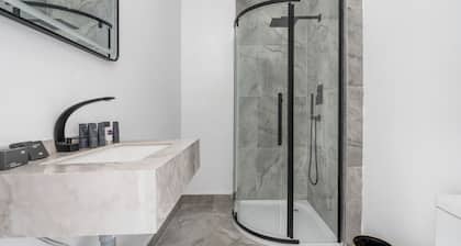 Elite Double room with Sofa; Boutique Hotel• Trinity Bellwoods, Downtown Toronto