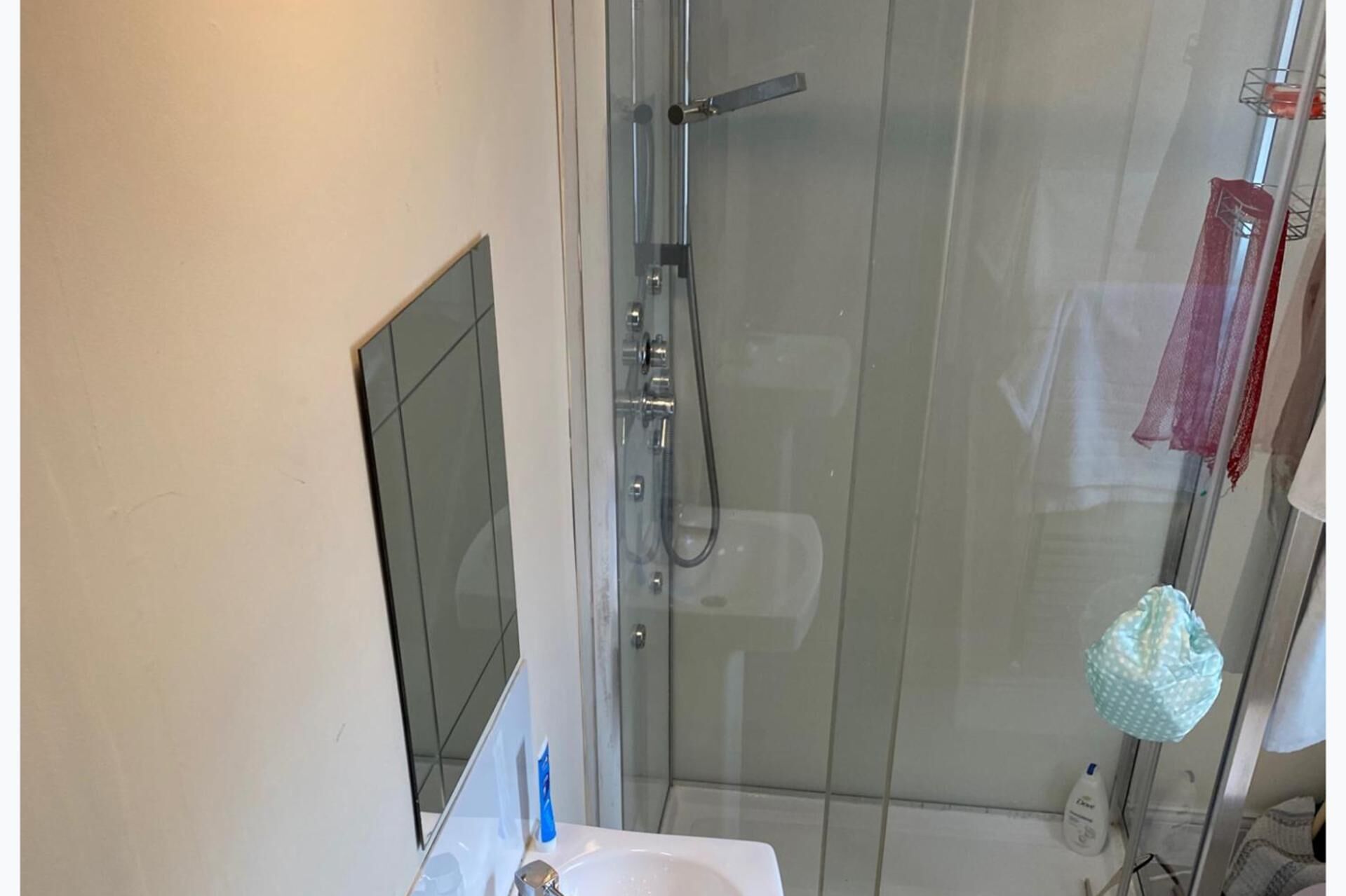 Separate tub and shower, deep soaking tub