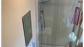 Separate tub and shower, deep soaking tub