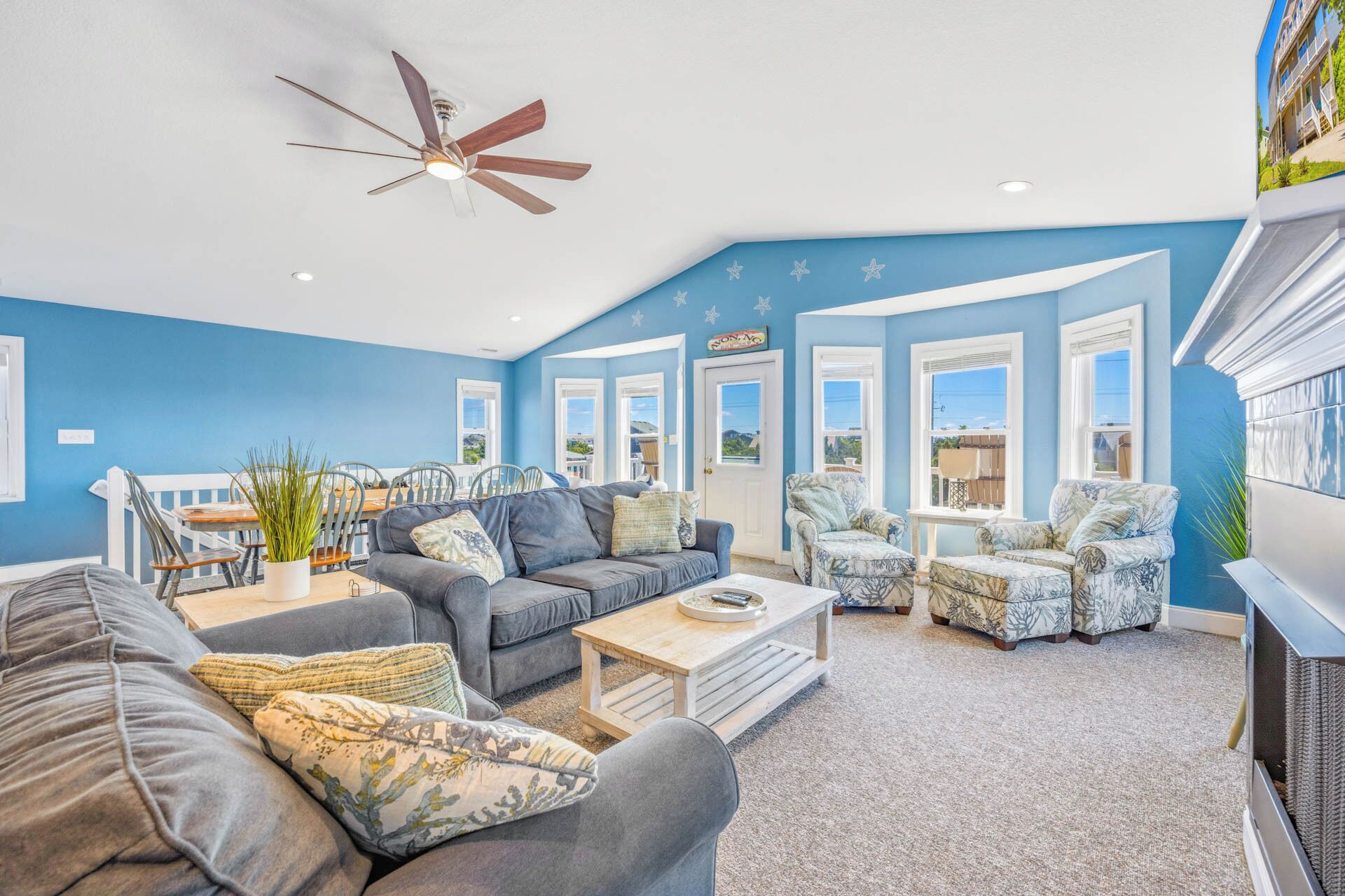 Soundside, Dog Friendly Home In Avon With Hot Tub - Outer Banks, NC