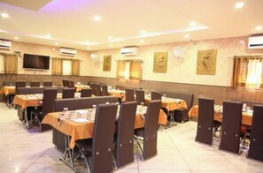 Dining - Hotel Baghban Palace (harda)