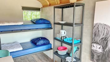 House | 1 bedroom, individually furnished