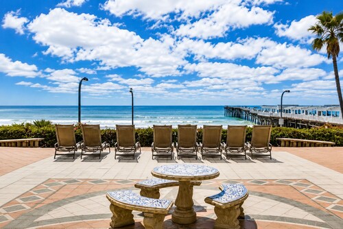 Best Location in PB, Steps 2 Beach and Restaurants!