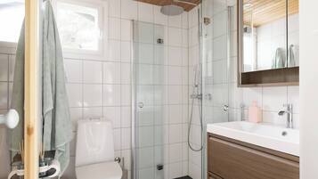 Room, 4 Bedrooms, Smoking | Bathroom