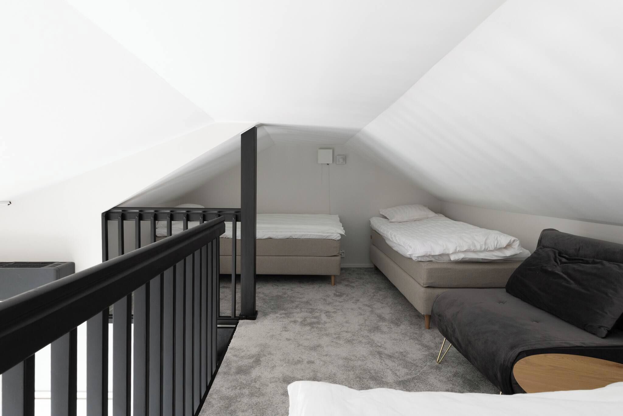 Room, 4 Bedrooms, Smoking | 4 bedrooms