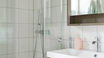 Quarto, 4 quartos, para fumantes | Banheiro