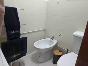 Bathroom - Vrbo Property (Santa Susana)