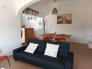 Living area - Vrbo Property (Santa Susana)