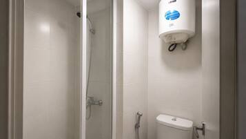 Studio | Bathroom