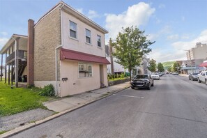 Exterior - Downtown Lehighton Just a 5 min drive to Jim Thorpe! (Lehighton)