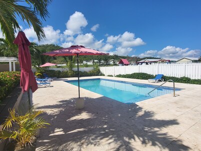 Luxurious 2-bedroom house in cool and peaceful Lucea with AC and backyard gazebo