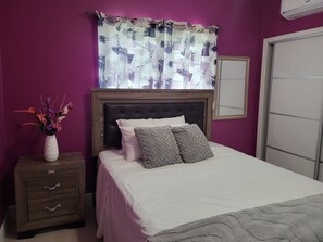 2 habitaciones, tabla de planchar con plancha, wifi y ropa de cama