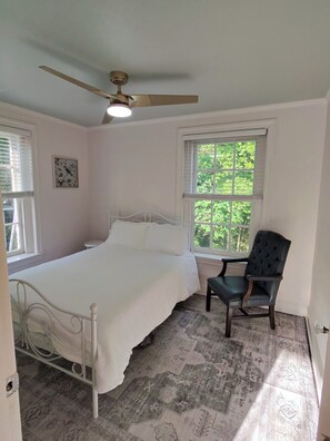 3 quartos, ferros/tábuas de passar roupa, Wi-Fi, roupa de cama