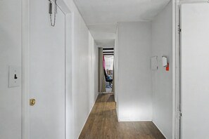 Interior - Quiet 2BR Retreat, Sleeps 4, Near Beaches & Nature (Maple Hill)