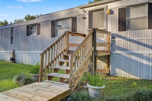 Exterior - Quiet 2BR Retreat, Sleeps 4, Near Beaches & Nature (Maple Hill)