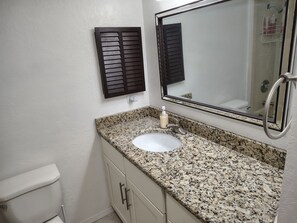 Hair dryer, towels, soap, toilet paper - SWFL CONDO FUN - Relax and Unplug lots of extras (Fort Myers)
