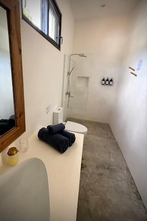 Double Room, Patio, Garden View | Bathroom | Shower, hair dryer, towels, soap - Kaia Beach Lodge (Las Terrenas)