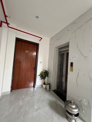Interior - Hotel Silver Oak By Signature Stayz  (Agra)