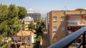 Unclassified image, 2 of 27, button - Fluromar by Interhome (Salou)
