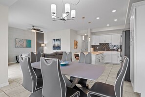Dining - Family Escape Near Theme Parks, Disney and Outlets (Kissimmee)