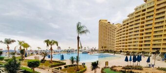 Yalla Safar Porto Sokhna - Luxury Chalets & Views