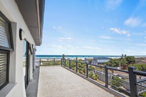 Huis, 5 slaapkamers, roken, privézwembad | Balkon