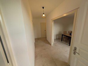 Interior - F4 air-conditioned apartment, private parking, garden (Saint-Jean-de-Védas)