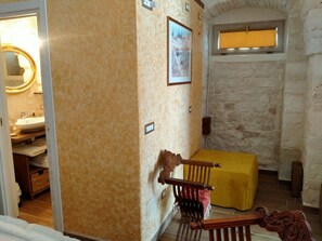 1 chambre, lit parapluie, Wi-Fi gratuit, draps fournis