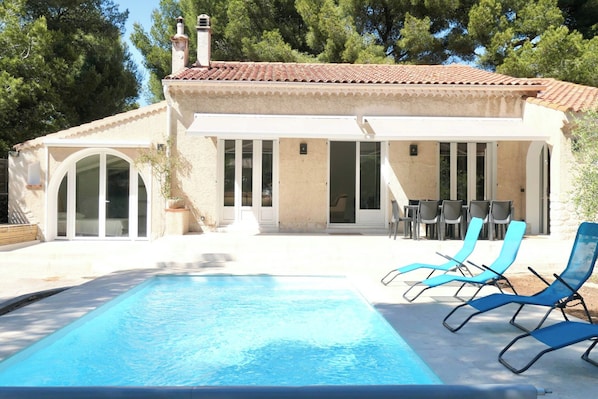 Indoor pool, outdoor pool - Piscine/ Proche mer et Village / Carry Le Rouet (Carry-le-Rouet)