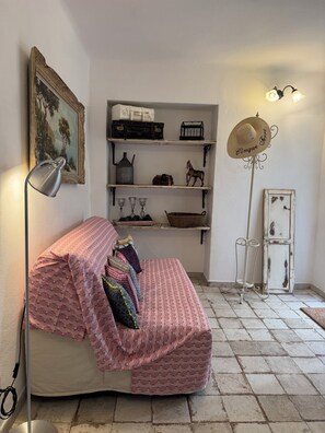 Interior - Small Antiquea two steps from the station (La Spezia)