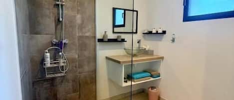 Double Room, Garden View | Bathroom