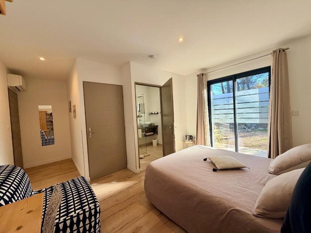 Double Room, Garden View | Blackout drapes, soundproofing, free WiFi