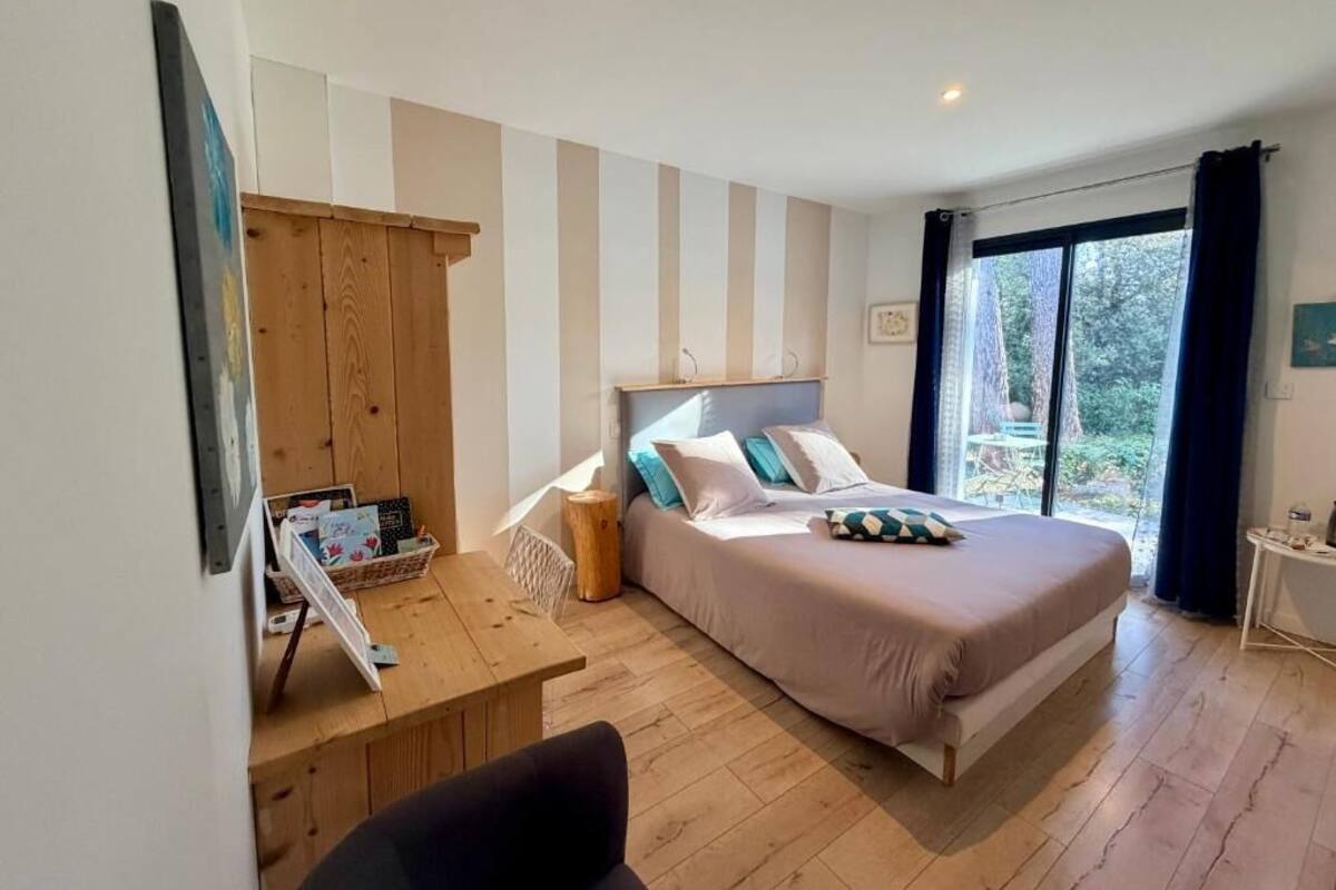 Double Room, Garden View | Blackout drapes, soundproofing, free WiFi