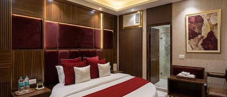 Deluxe Double Room, City View | Desk, free WiFi