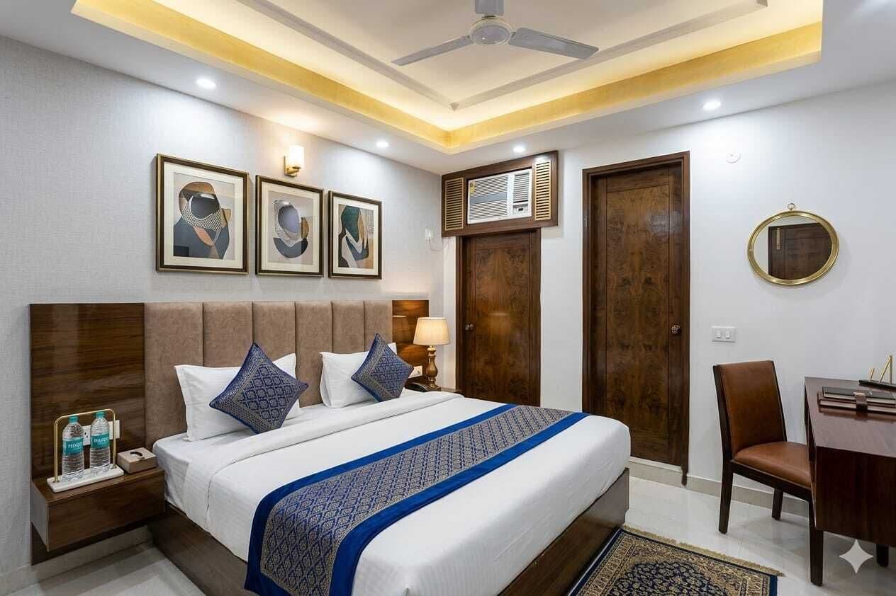 Habitación Deluxe doble, vistas a la ciudad | Escritorio y wifi gratis