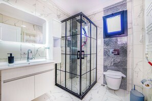 Douche, articles de toilette écologiques, sÚche-cheveux, bidet