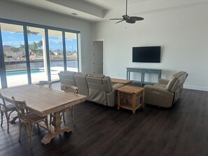 Dining - Beautiful 2023 NW Cape Coral waterfront home with pool, hot tub, dock, kayaks (Cape Coral)