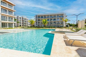 Pool - Artificial beach, swimming pools, gym, 1 bedroom (Punta Cana)