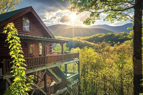 NEW! Million Dollar Views · Cool Escape w/4 Decks