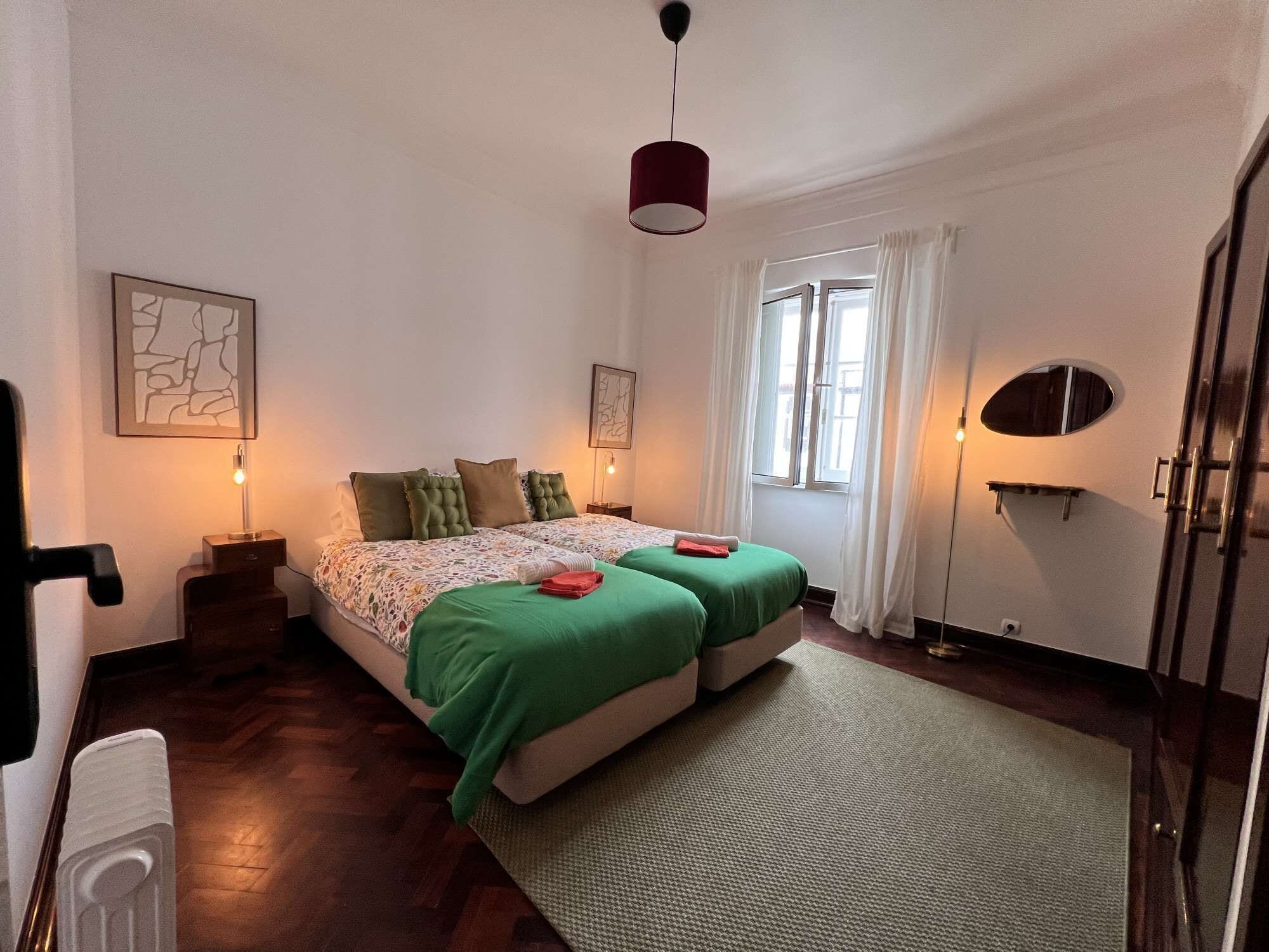 Iron/ironing board, WiFi, bed sheets