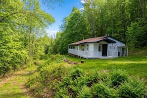 Exterior - Serene Andes Retreat: A/C, BBQ & Nature (Andes)