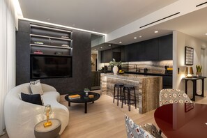 Smart TV, stereo - Maison Mourouzi - Luxury Living near National Garden (Athina)