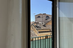 Interni