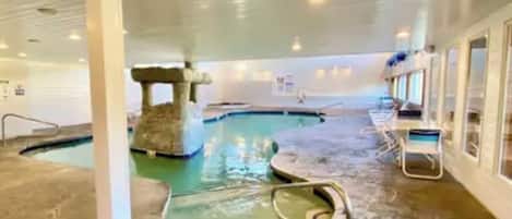 Piscine intérieure, piscine extérieure