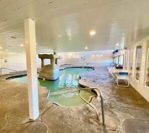 Indoor pool, outdoor pool - Cozy spacious two bedroom condo Wells, Maine (Wells)